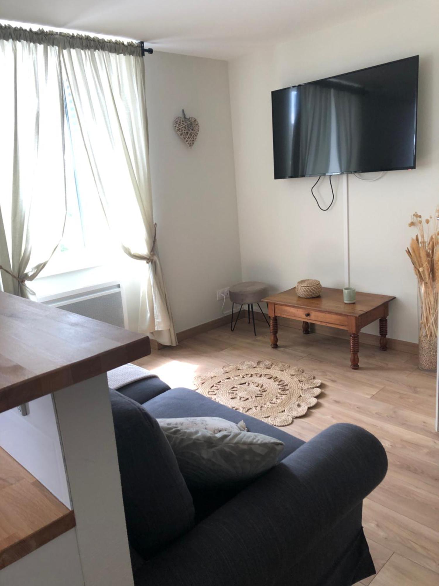 Burin Des Rosiers Appartement Olby Buitenkant foto